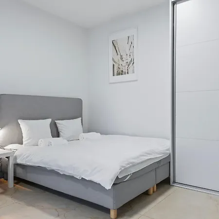 Rentplanet - Apartamenty Na Pradze Warsaw Exterior photo