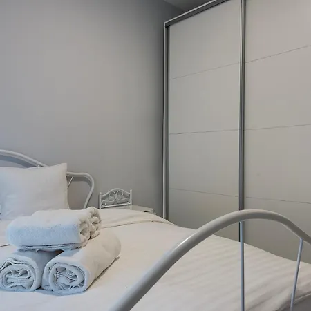 Rentplanet - Apartamenty Na Pradze Warsaw Exterior photo
